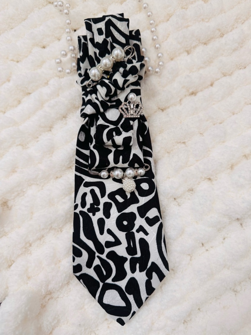 Women’s Handmade Black and White Abstract Pattern Tie Necklace with Pearl Charms